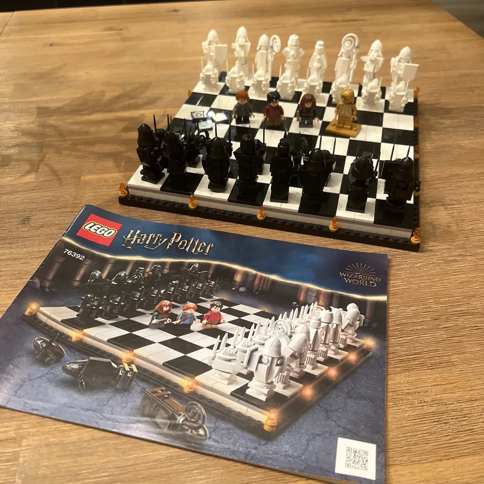 LEGO Harry Potter: Hogwarts Wizard's Chess (76392) complete with manual!