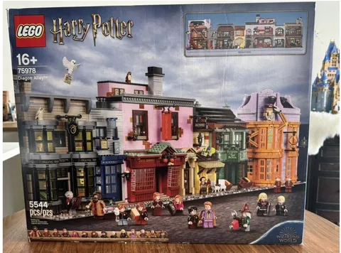 LEGO 75978 Harry Potter Diagon Alley Brand New Sealed.