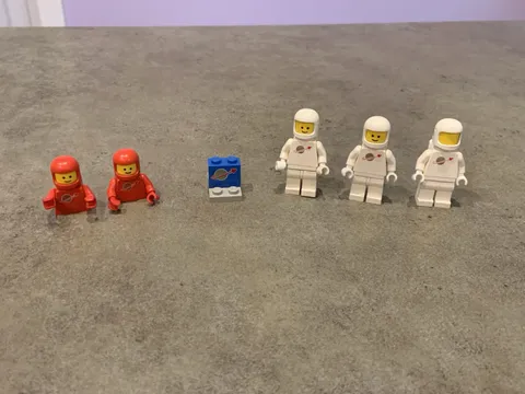 Vtg Lego Spaceman Astronaut with helmets and tanks 80’s Lot Of 6 See All Pics