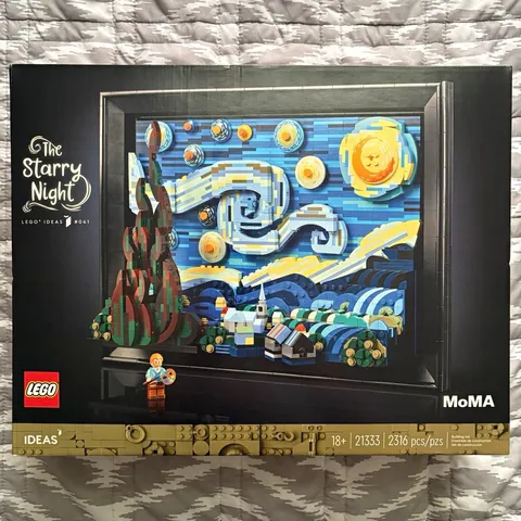 LEGO Ideas Vincent van Gogh The Starry Night 21333 2316pcs Display Stand