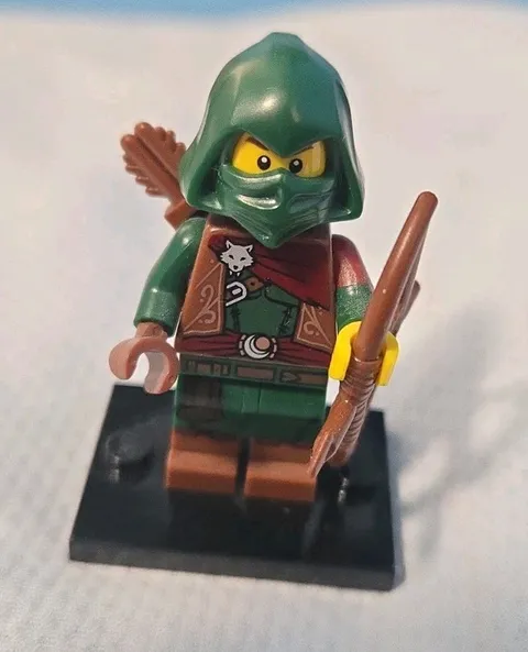 LEGO Series 16 Collectible Minifigure 71013 Rogue Archer Complete 
