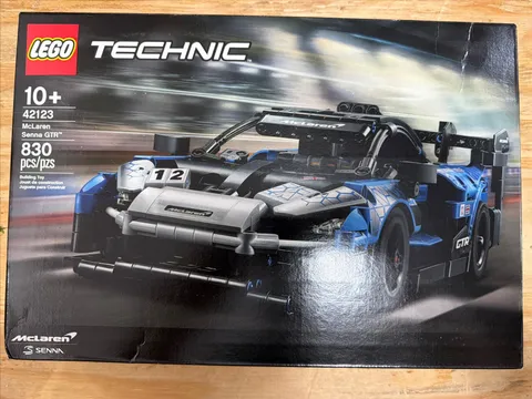 NEW LEGO TECHNIC MCLAREN SENNA GTR 42123 830 PIECES. SEALED Box Wear