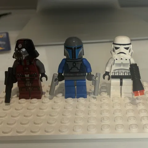 LEGO Star Wars Minifigure Lot Stormtrooper, Mandalorian, Sith Trooper. W weapons
