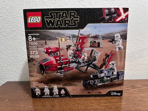 LEGO Star Wars 75250 Pasaana Speeder Chase 373 pcs NEW SEALED Retired
