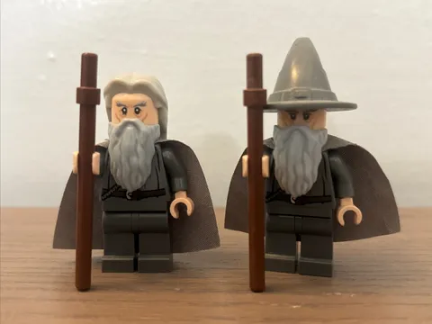 LEGO Gandalf the Grey minifigures (lor001 & lor142) Lord of The Rings