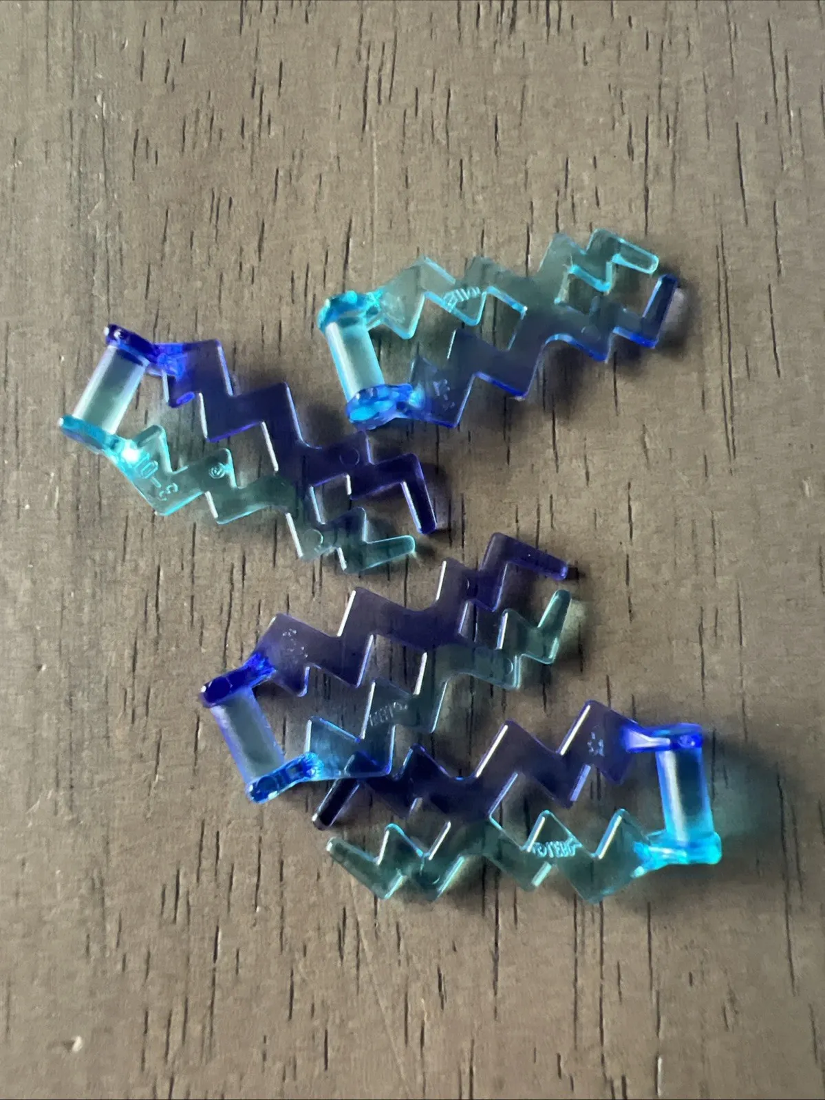 LEGO 59233pb01 Wave Angular Double Handle Trans-Purple Marbled 4 Pieces
