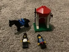 Retired LEGO Castle: Castle Guard (6035) missing a piece