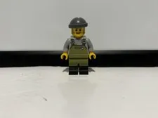 LEGO Fisherman Minifigure from Old Fishing Store Ideas 21310 idea031