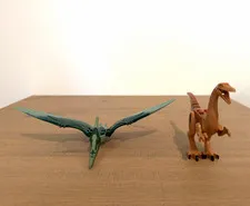 LEGO Jurassic World Pteranodon (ptera06) & Gallimimus (galli01) from Set 75940