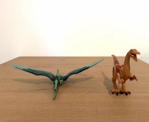 LEGO Jurassic World Pteranodon (ptera06) & Gallimimus (galli01) from Set 75940