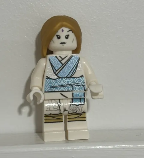 LEGO Ninjago Minifigure Princess Vania from retired set 71772. Great condition