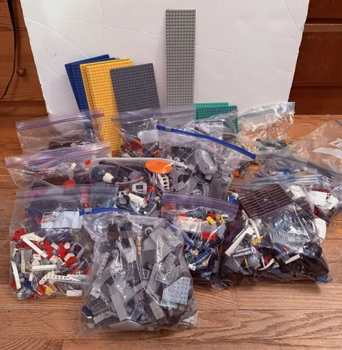 LEGO Bulk Lot 16 lbs Mixed Pieces Technic Gray Gears Base Plates Vintage
