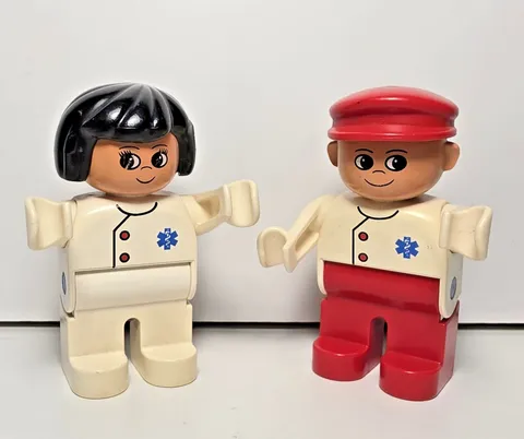 Vtg 90's LEGO Duplo 4555 Female & Male Medic Mini Figure Lot 1st Responder Nurse