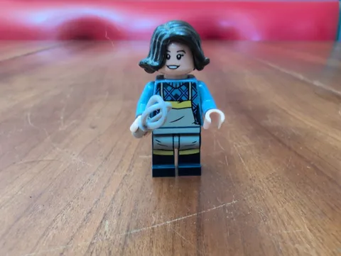 LEGO Monica Geller Friends Minifigure Minifig & Wisk ftv004 (From Set 10292)