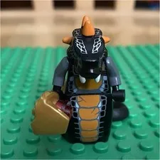 LEGO Skalidor minifigure with wrong head. 