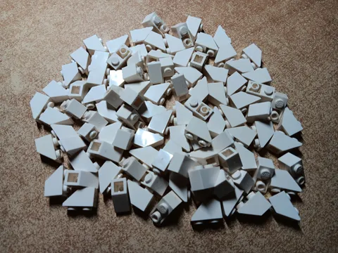 LEGO BULK LOT OF 100 WHITE INVERTED SLOPES BRICKS 45° 2X1 #3665