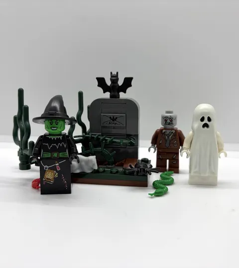 LEGO Collectible MINIFIGURES: Halloween Accessory Set (850487) - 98% Complete