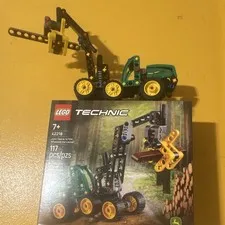 LEGO Technic 42218 John Deere 1470H Wheeled Harvester 117 Pcs Age 7+