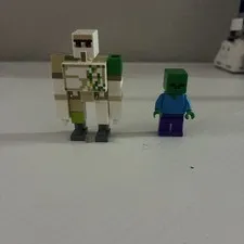 LEGO Iron Golem Minifigure W/ Minecraft Zombie Minifigure 