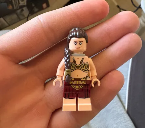 Set #75397 Leah Minifigure