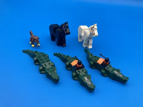LEGO Animal Lot Of 6 (2 Horses, 3 Alligators, 1 Monkey)