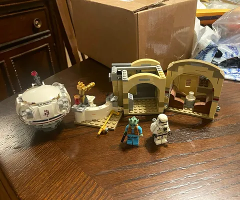 LEGO Star Wars 2018 Mos Eisley Sandtrooper & Greedo Minifigs read description