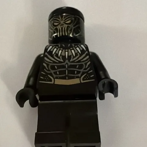 LEGO Black Panther Erik Killmonger Golden Jaguar   Minifigure 76099