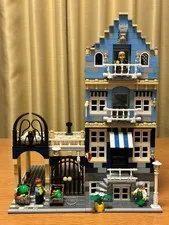LEGO CREATOR 10190 MARKET STREET MODULAR BUILDING FOR PARTS OR NOT WORKING