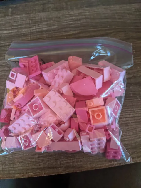 LEGO? RARE PINK COLOR 100+ PIECE LOT VARIOUS SIZES & SHAPES PREOWNED PLEASE READ