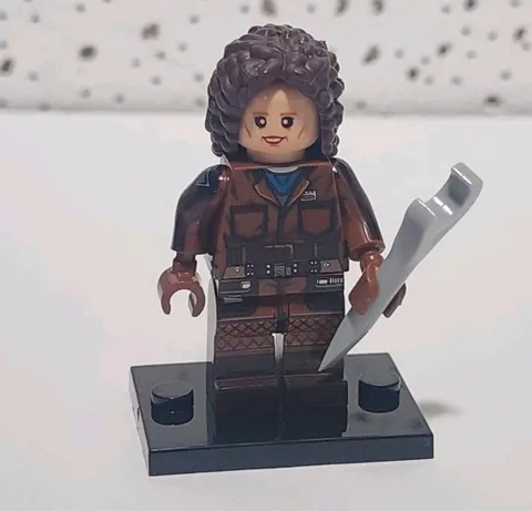 Custom Lego Star Wars Peli  Motto Sw1210 Galactic Mandalorian With Black Stand