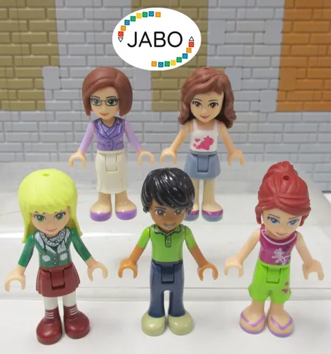 (O 15 / 13) Lego Friends 5 figures minifigures
