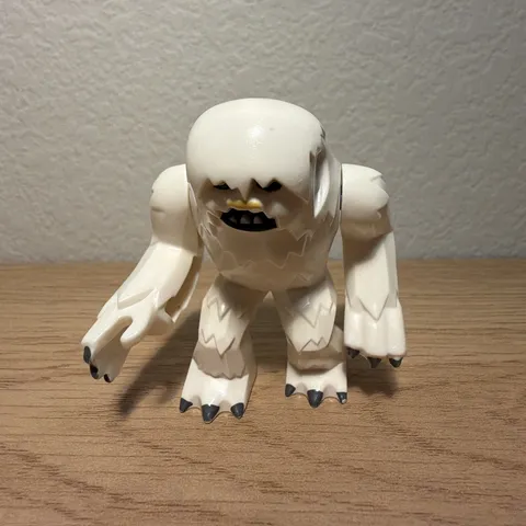 LEGO Star Wars Wampa Minifigure Hoth Wampa Cave 8089 w/o Black Horns 2009 Figure