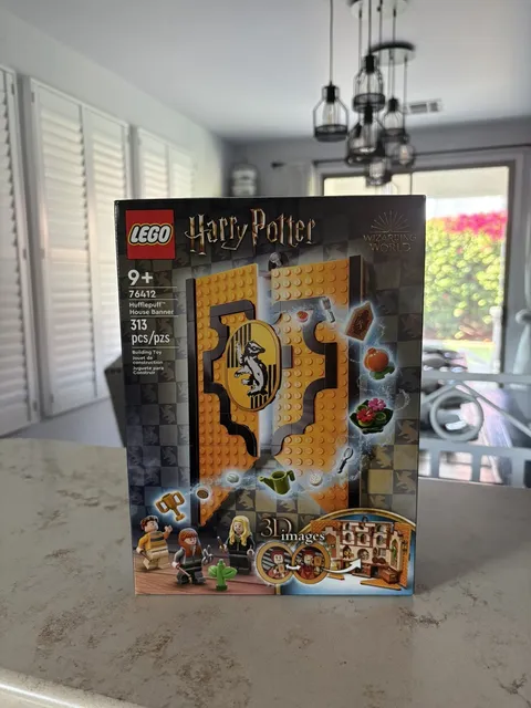 LEGO Harry Potter: Hufflepuff House Banner (76412) Brand New Sealed Retired