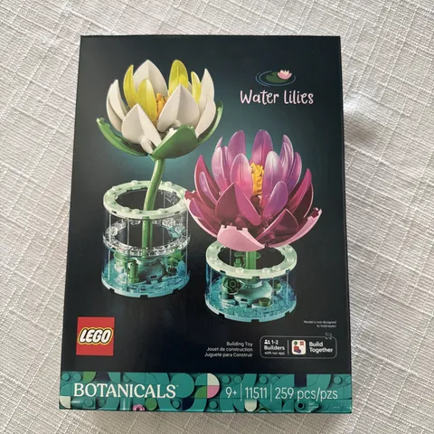 LEGO Botanicals Water Lilies Building Toy with 259 Pieces, Multicolor, Ages 9+,
