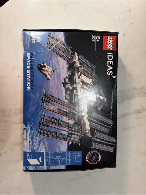 New LEGO Ideas International Space Station NASA 21321 864pcs- Box Open