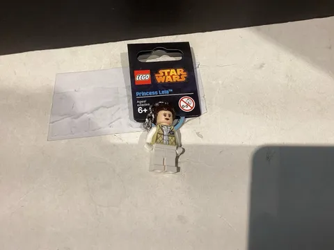 Princess Leia LEGO Star Wars Keychain Hoth Outfit 850997 RETIRED 2014 New