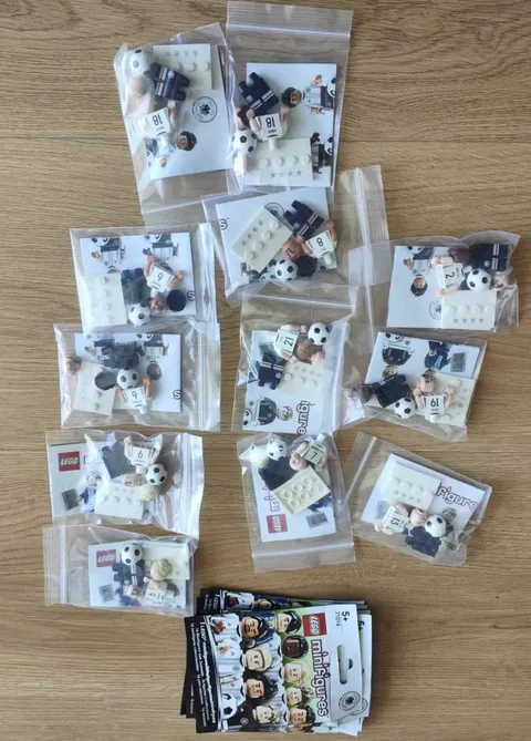 ⚽️LEGO 71014 DFB German Soccer Team Complete Set of 16 Minifigures Opened Bags