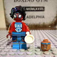 LEGO Minifigure Blue Spider Suit Red Jacket Blue Pants with Cup & Extra Head