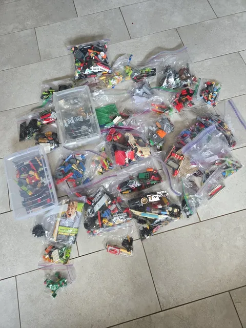 Huge loose lego lot bulk Mainly Ninjago Sets Has Other Randoms Sets As Well !