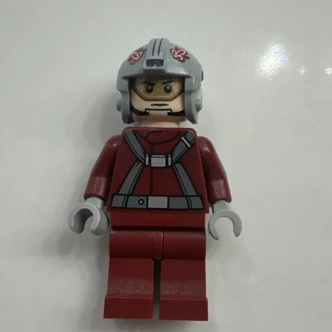 LEGO Star Wars sw0619 T-16 Skyhopper Pilot Minifigure 75081 maroon red rebel 1X