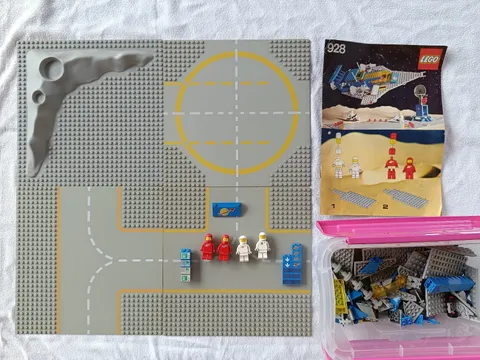 LEGO CLASSIC SPACE 928 Galaxy Explorer 497 Space Astronaut Spaceship LEGO