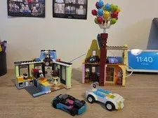 LEGO Balloon House W/ Mixed Bulk Lot  Cafe Build & Cars, Seperated