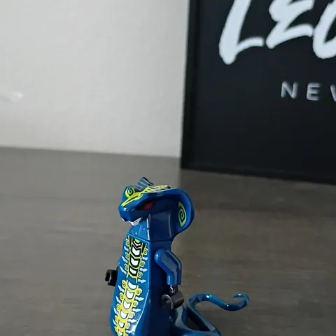 LEGO Blue Snake Serpent Minifigure with Red Eyes - MINIFIGURES Set