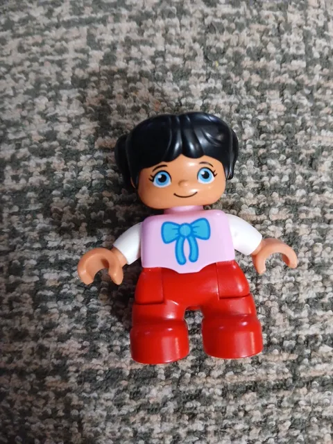 Lego Duplo Figure Kid Girl Black Hair Bow pink shirt red pants action figure M