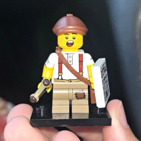 2023 LEGO Newspaper Kid #71037