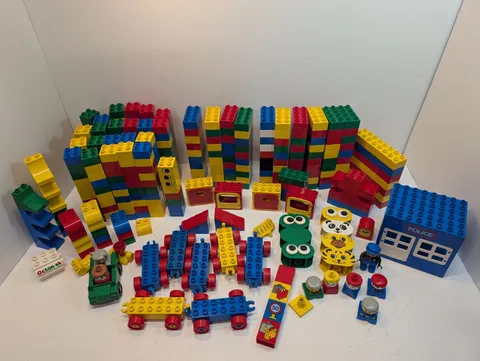 LARGE LOT LEGO DUPLO BULK 400 PCS BUILDING BRICKS Train Bases Car Windows Vtg