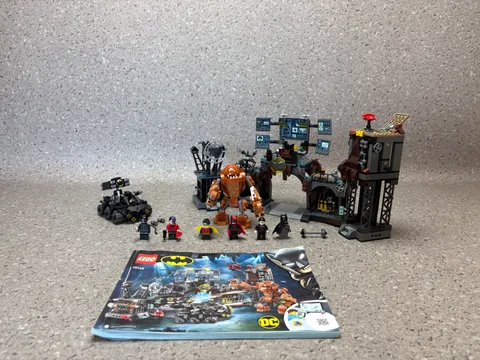 LEGO ® DC Comics Super Heroes 76122 Batcave Clayface