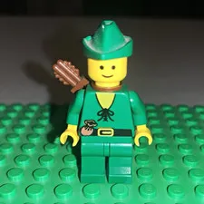 LEGO Forestman CAS123A Minifigure Green Outfit with Hat and Brown Quiver