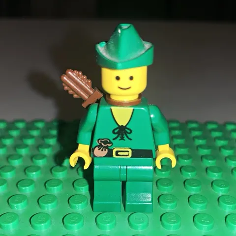 LEGO Forestman CAS123A Minifigure Green Outfit with Hat and Brown Quiver