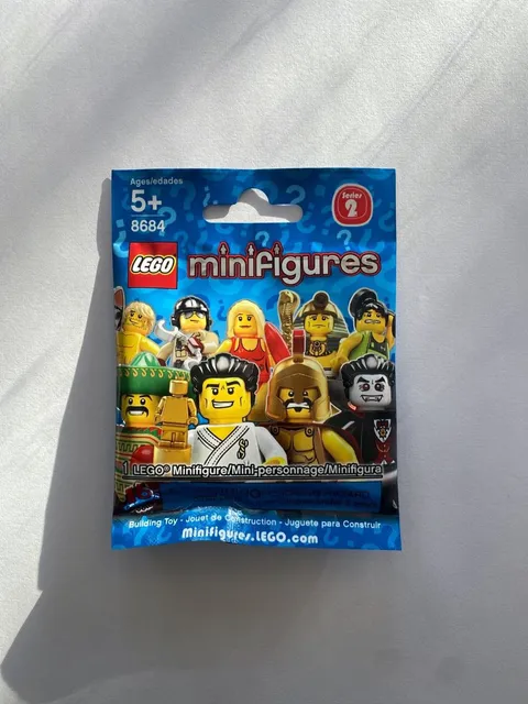 LEGO Series 2 Collectible Minifigures 8684 - Surfer (SEALED/BRAND NEW)